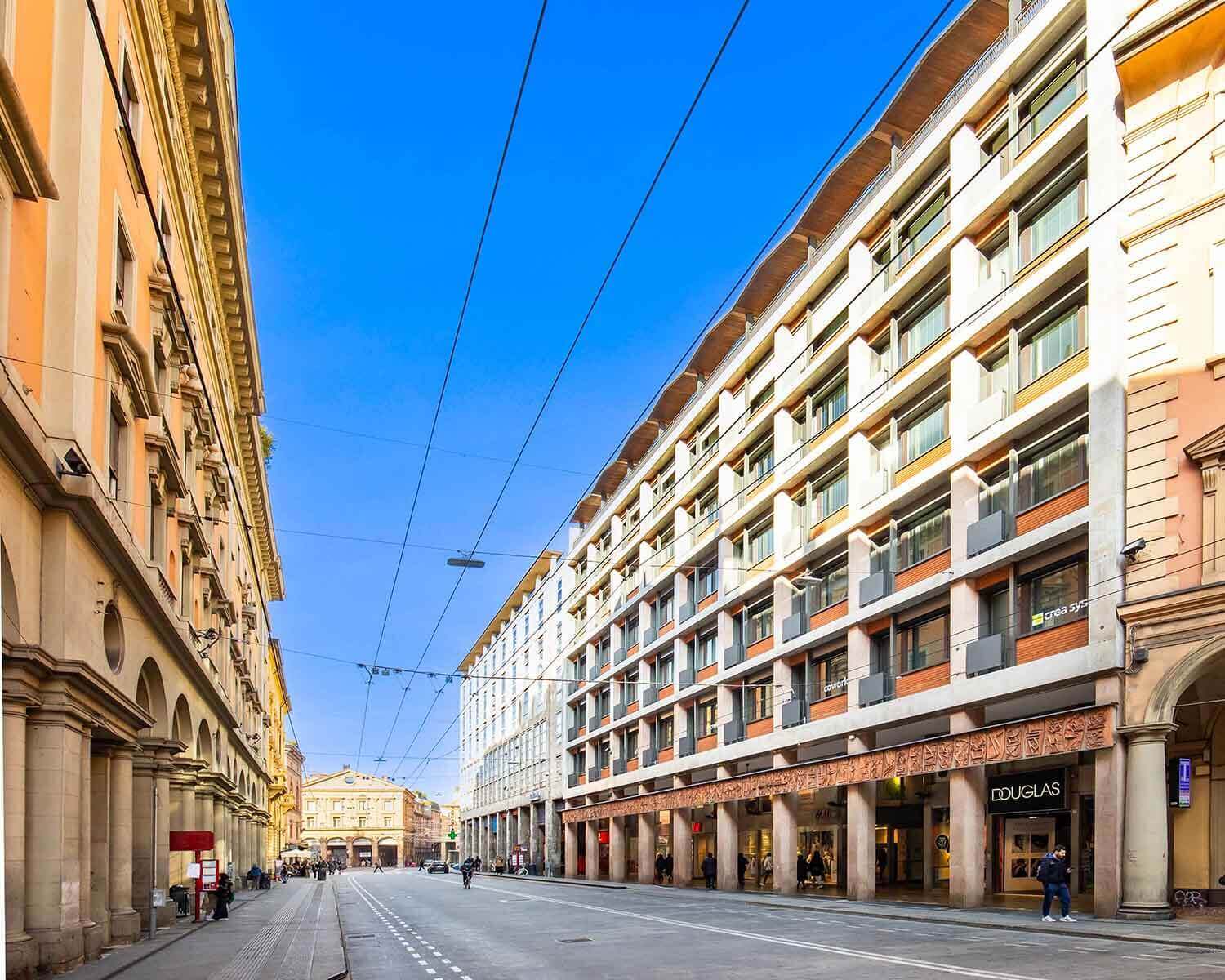 foto esterno uffici bologna sede bassi di creasystem